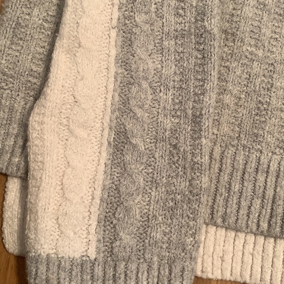 Loft Color-Blocked Gray & White Crewneck Long Sleeve Pullover Sweater Women’s S - Picture 7 of 12